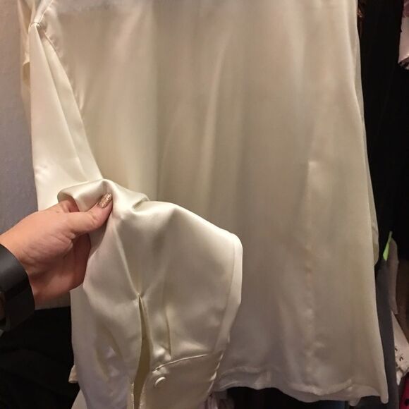 PERFECT THICK Silk Collar Top for Elegance - Picture 2 of 4